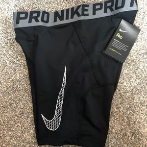 NWT Nike Pro Compression Shorts Boys XL